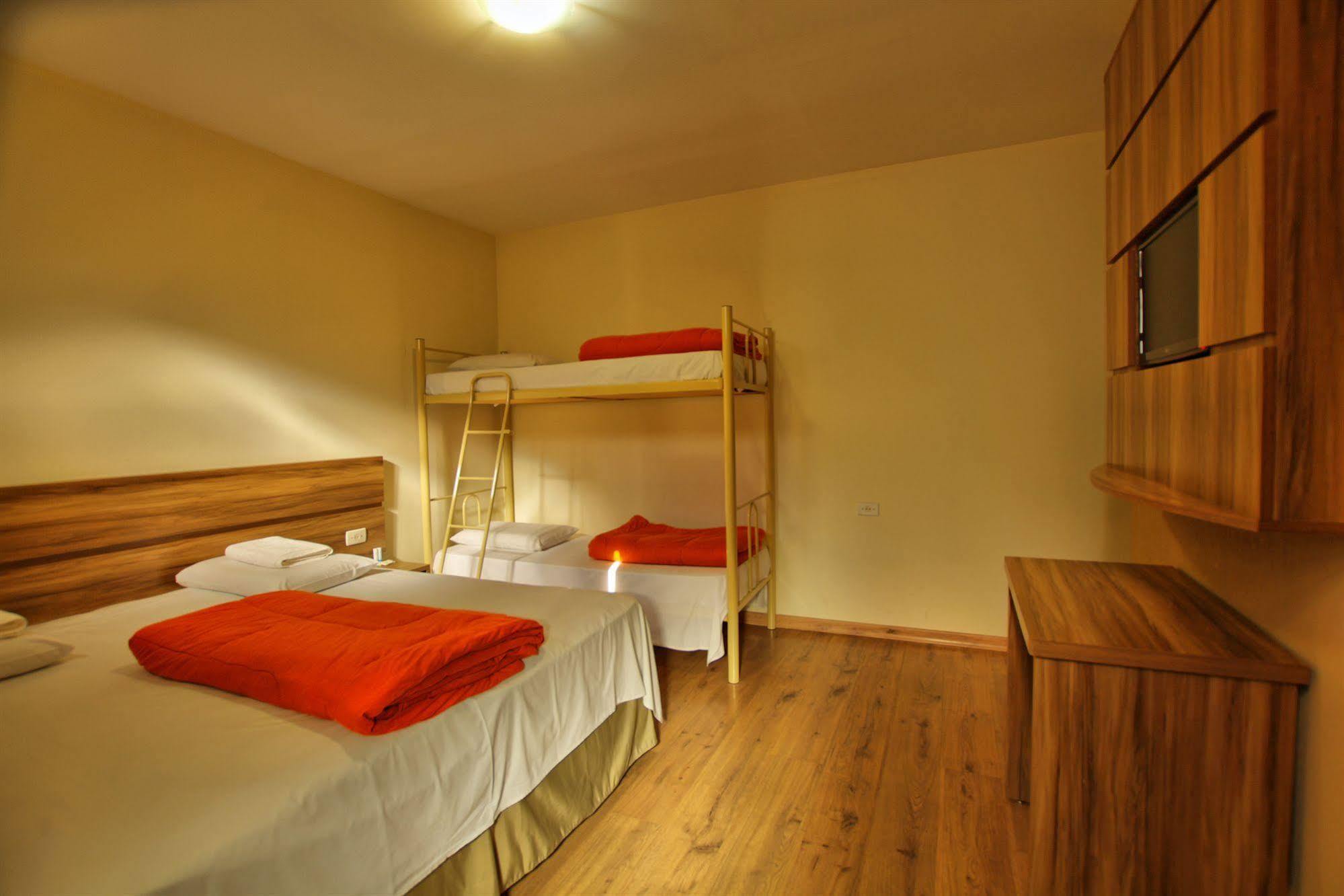 Hostel Roma Curitiba Extérieur photo